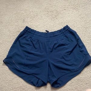 Lululemon Hotty hot shorts high rise 4”